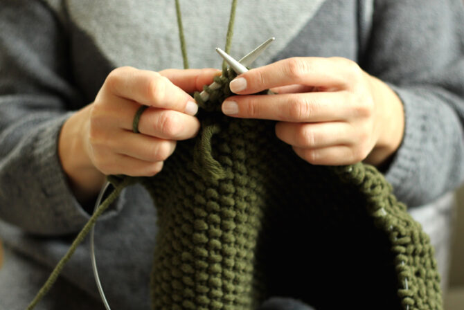 女人编织